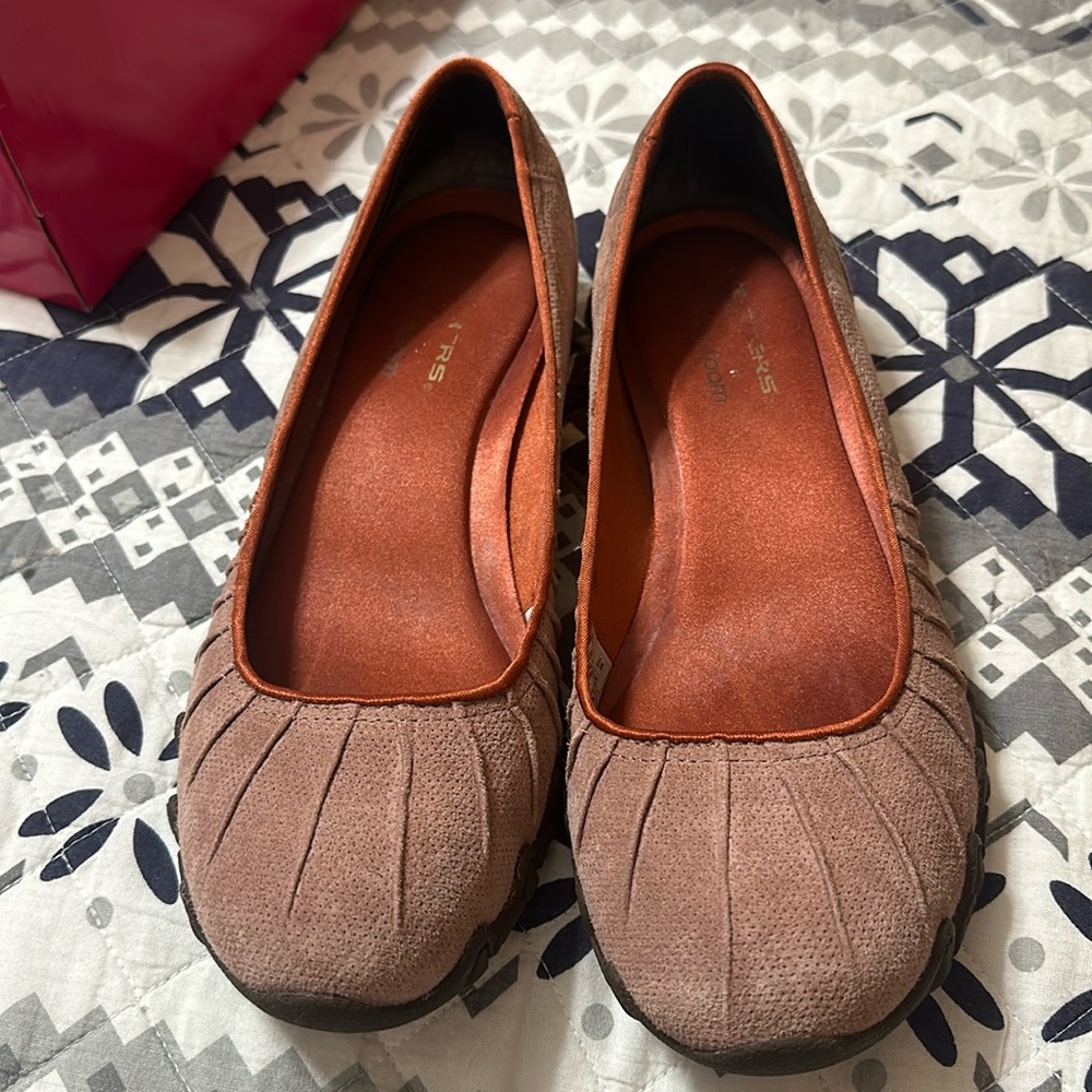 Skechers slip on flats, light brown, excellent condition, size 8 1/2